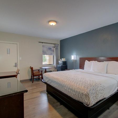 Budget Inn Falls Church Buitenkant foto
